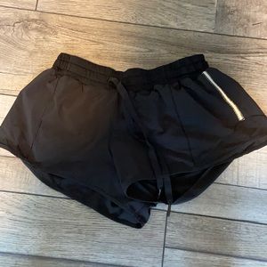 Lululemon Size 8 Black Short